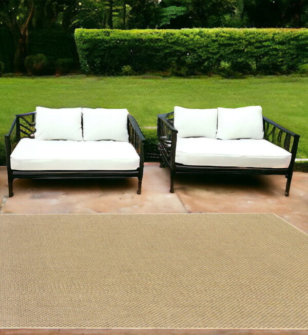 7' X 10' Outdoor / Indoor Area Rug - Beige