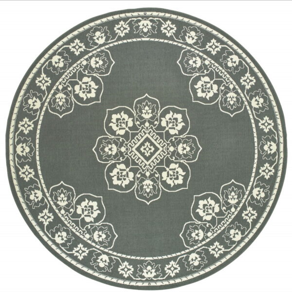 8' X 8' Round Oriental Stain Resistant Outdoor / Indoor Area Rug - Gray / Ivory