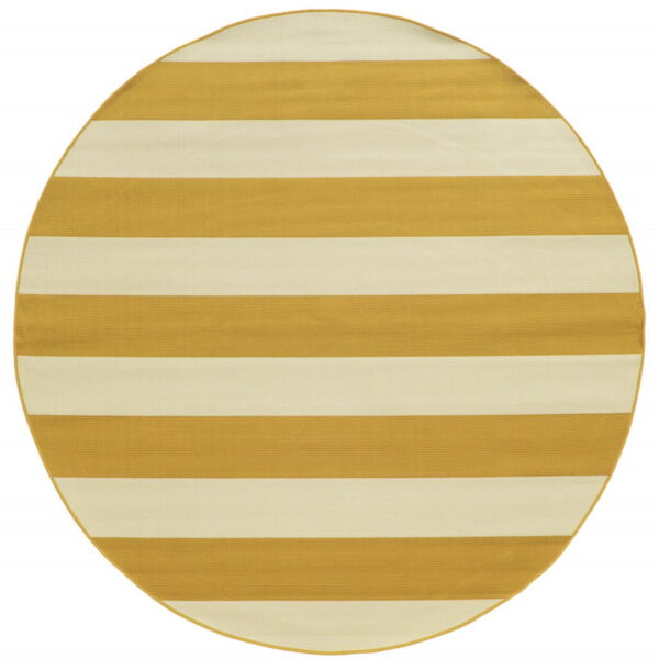 8' X 8' Round Geometric Stain Resistant Indoor / Outdoor Area Rug - Gold / Ivory